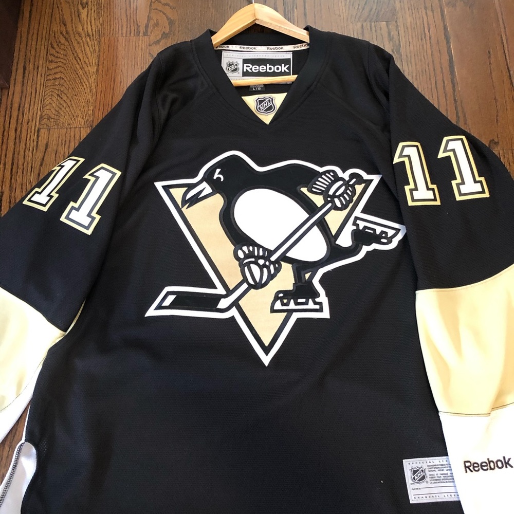 Men’s penguins jersey